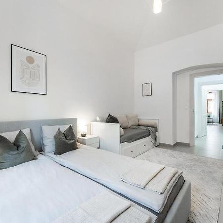 Appartement Nice Apartman In New Town Prague Extérieur photo