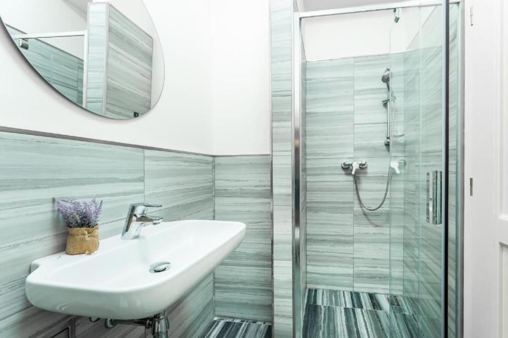 Appartement Nice Apartman In New Town Prague Extérieur photo