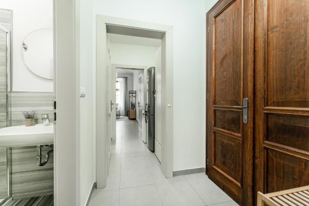 Appartement Nice Apartman In New Town Prague Extérieur photo